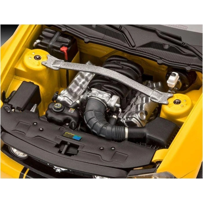 Revell 07046 1/25 2010 Ford Mustang GT