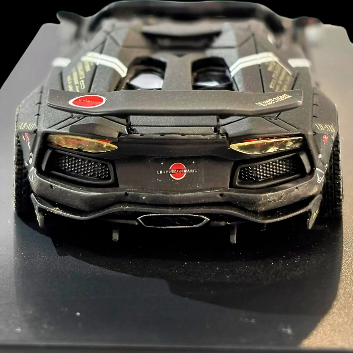 Liberty Walk 1/64 Lamborghini LB 700 (116/500) Limited Edition