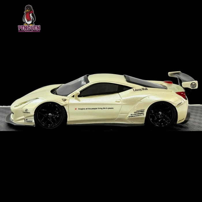 M. C. E. 1/64 Ferrari 458 Italia