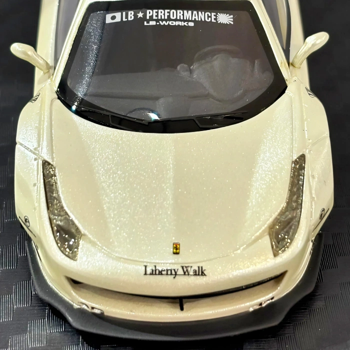 M. C. E. 1/64 Ferrari 458 Italia