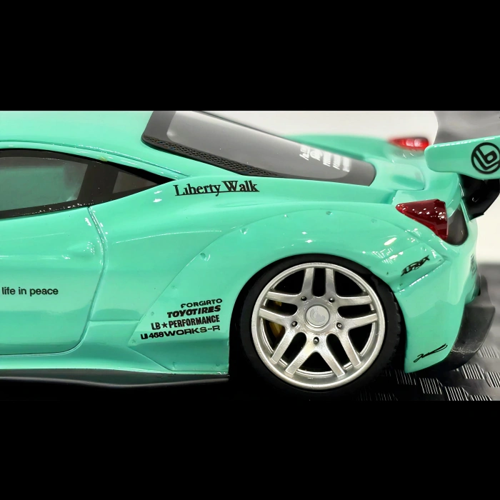 M. C. E. 1/64 Ferrari 458 Italia