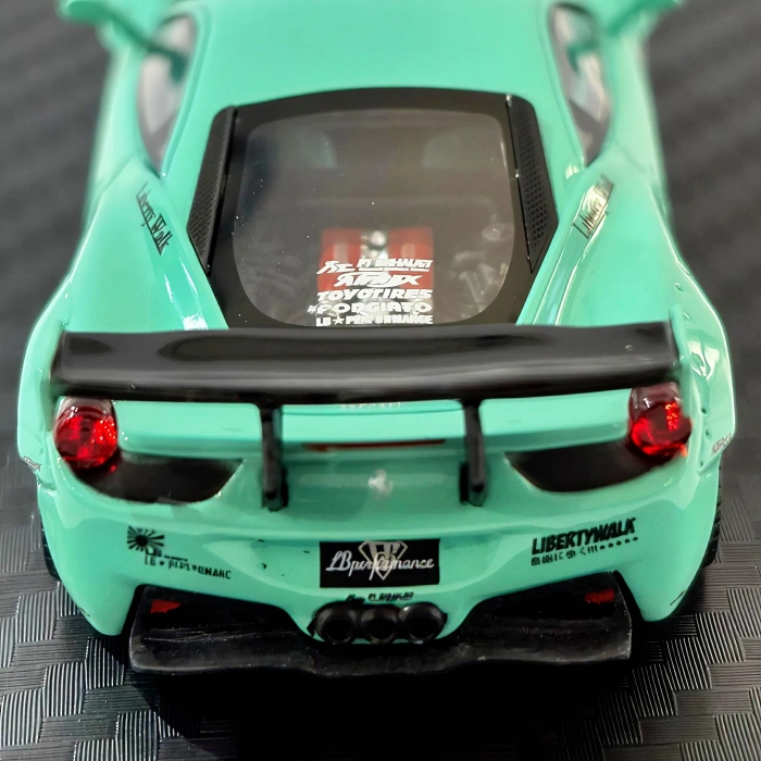M. C. E. 1/64 Ferrari 458 Italia