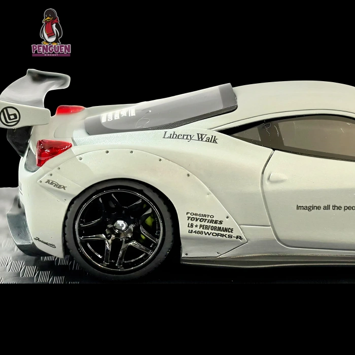 M. C. E. 1/64 Ferrari 458 Italia