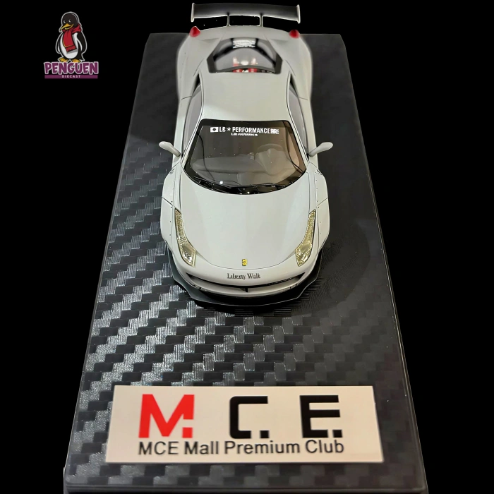 M. C. E. 1/64 Ferrari 458 Italia