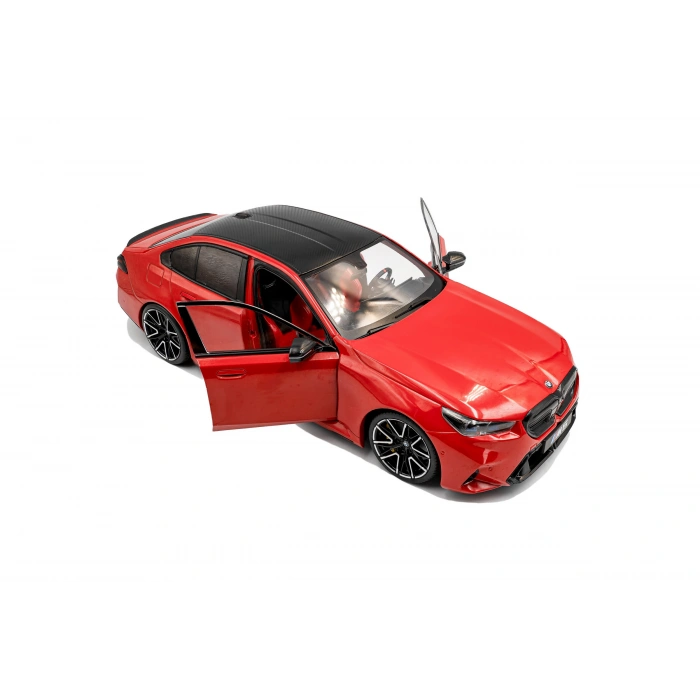 Solido S1814702 1/18 BMW M5 – FIRE RED – 2025