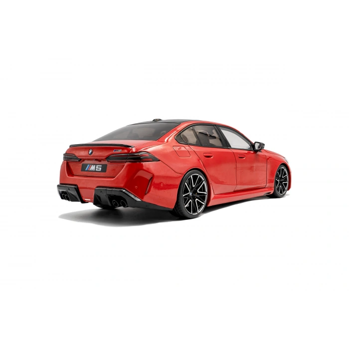 Solido S1814702 1/18 BMW M5 – FIRE RED – 2025