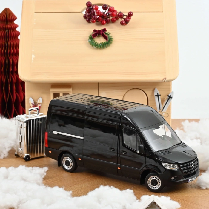Norev 183041 1/18 Mercedes-Benz Sprinter 2018 Black