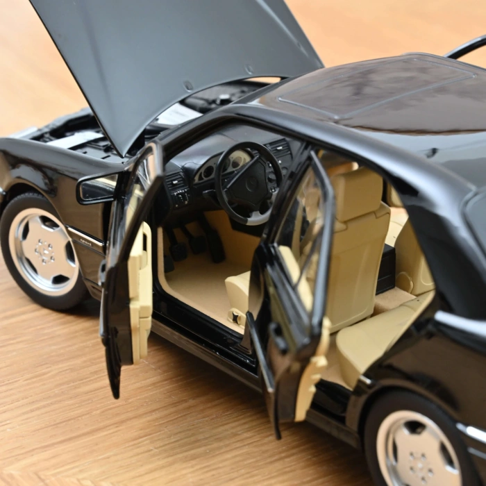 Norev 183381 1/18 Mercedes-Benz C36 AMG 1993 Noir Obsidian Métallisé