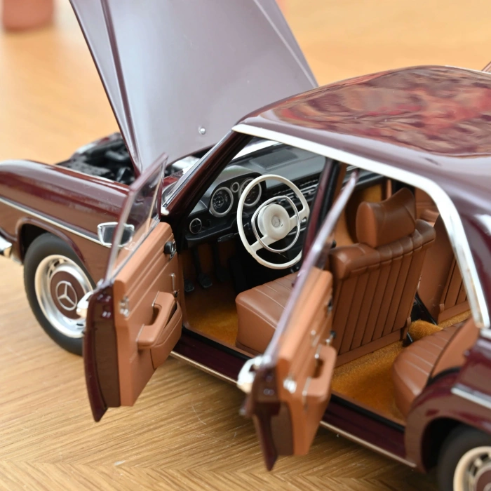 Norev 183778 1/18 Mercedes-Benz 200 1968 Dark Red Brown