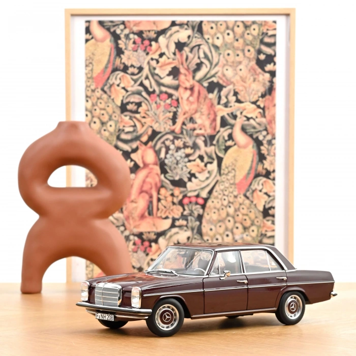 Norev 183778 1/18 Mercedes-Benz 200 1968 Dark Red Brown