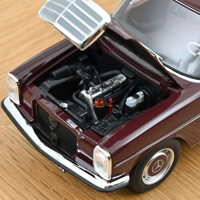 Norev 183778 1/18 Mercedes-Benz 200 1968 Dark Red Brown