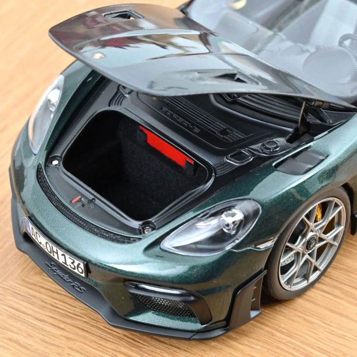 Norev 187272 1/18 Porsche 718 Spyder RS w/ Weissach Pack 2023 Forest Green