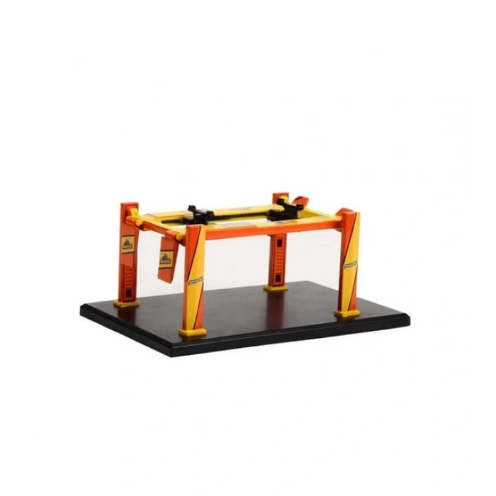 Greenlight 1:64 Auto Body Shop - Four-Post Lifts Series 4 - Armor Al