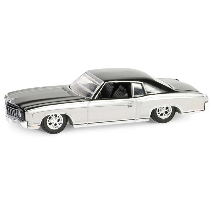 Greenlight 1/64 California Lowriders Series 5 - 1972 Chevrolet Monte Carlo – Silver and Black Solid Pack