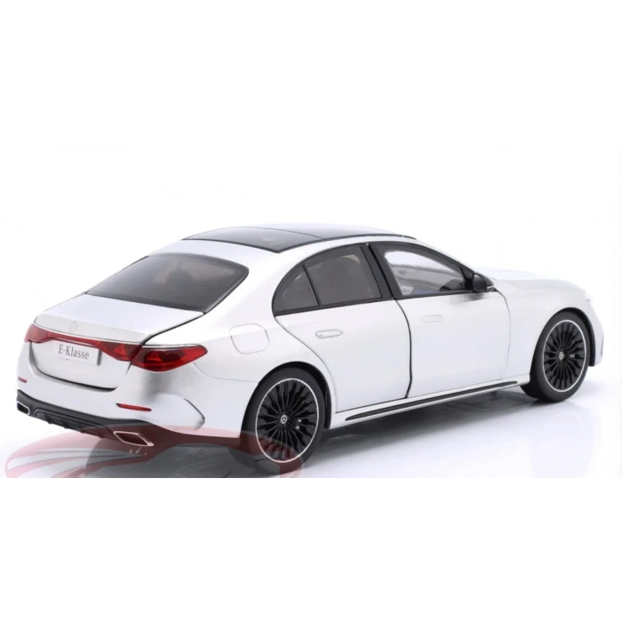İScale 1800611 1/18 Mercedes-Benz E Class (W214) 2023 White