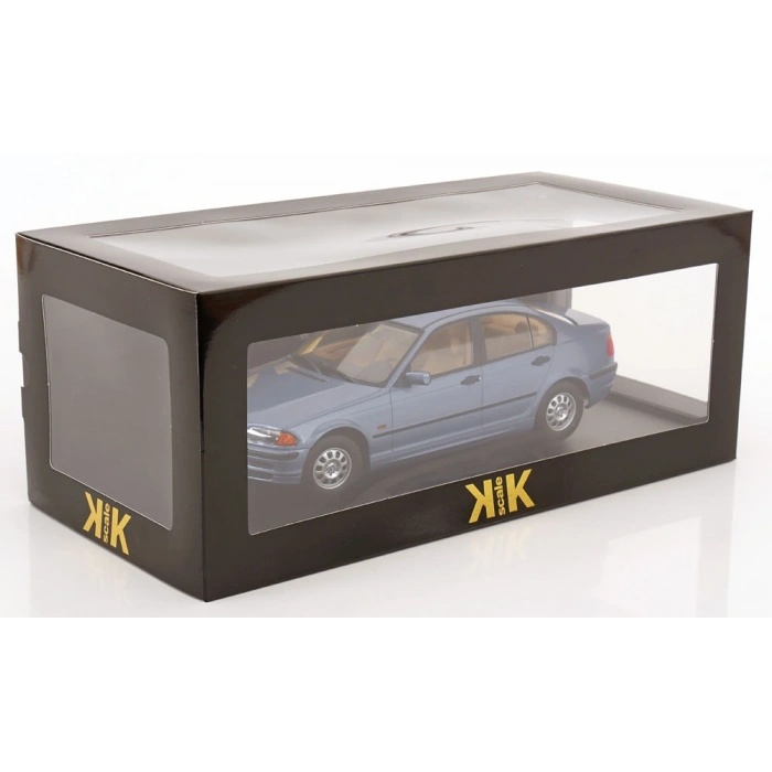 KK SCALE 181432 1/18 BMW 3 Serie (E46) Limousine 1999 Light Blue Metallic