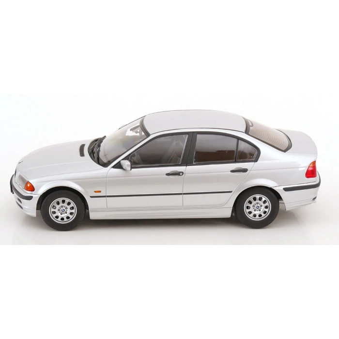 KK SCALE 181431 1/18 BMW 3 Serie (E46) Limousine 1999 Silver