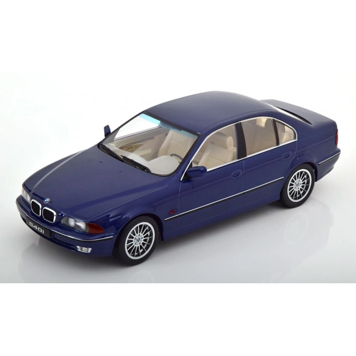 KK SCALE 181052 1/18 BMW 540i E39 Sedan 1995 Blue Metallic