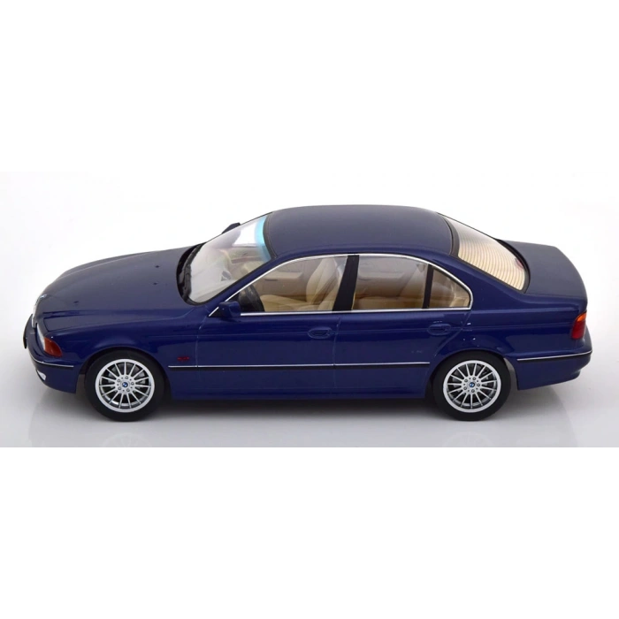 KK SCALE 181052 1/18 BMW 540i E39 Sedan 1995 Blue Metallic