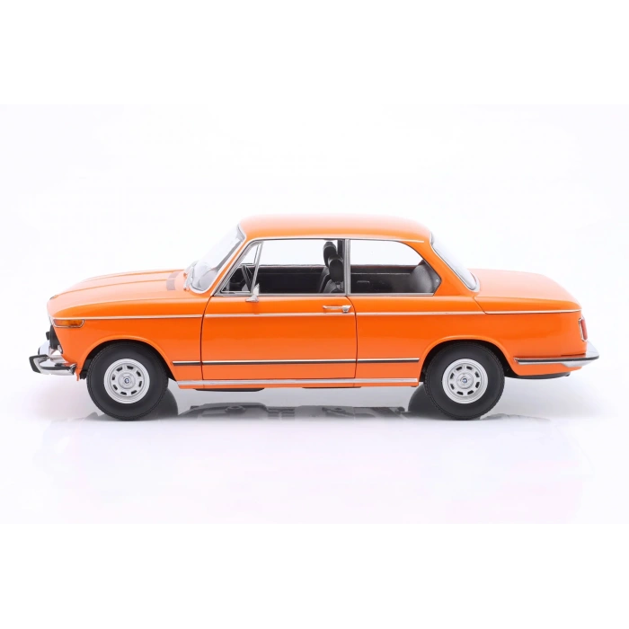 KK SCALE 120101 1/12 BMW 1602 2.Serie 1974 Orange