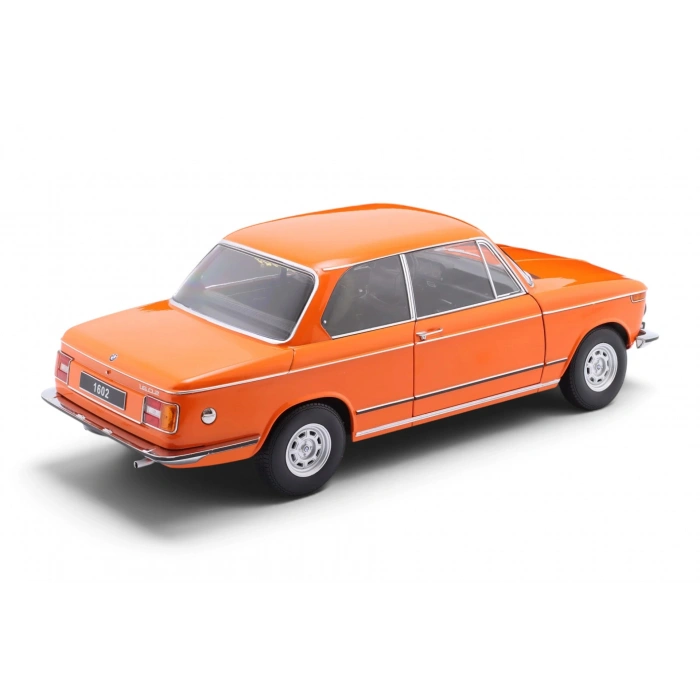 KK SCALE 120101 1/12 BMW 1602 2.Serie 1974 Orange