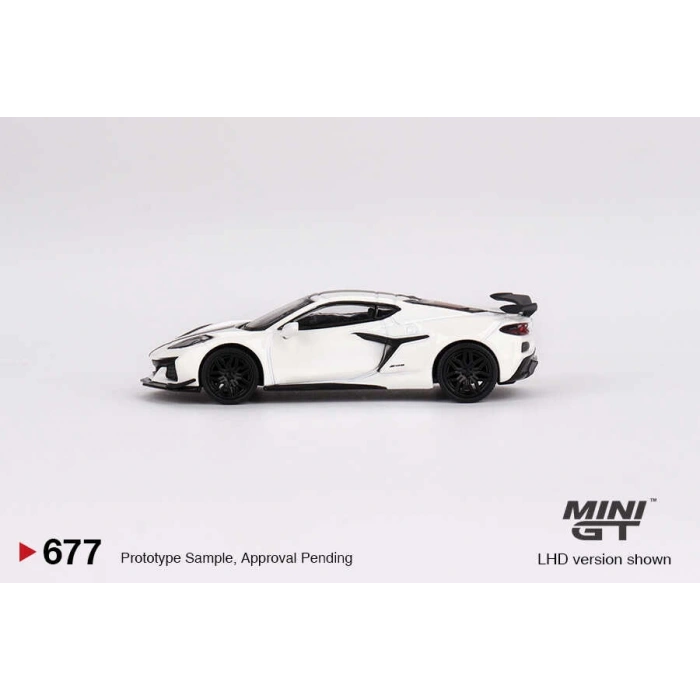 Mini GT MGT00677 1/64 Chevrolet Corvette Z06 2023 Arctic White