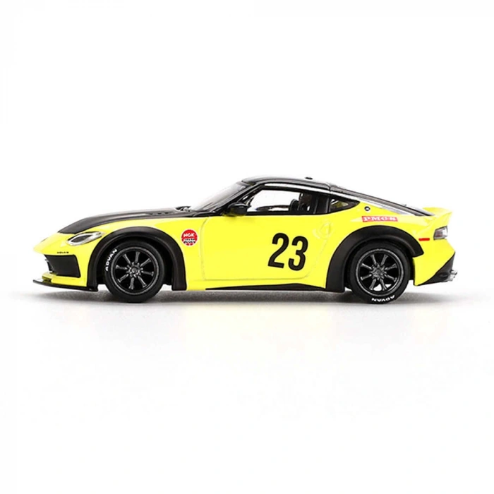 Mini GT 1/64 Nissan Z LB NATION WORKS Ikazuchi Yellow - Blister Paket MGT00826-BL
