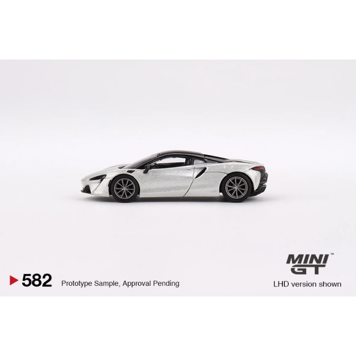 Mini GT MGT00582 1/64 McLaren Artura Ice Silver