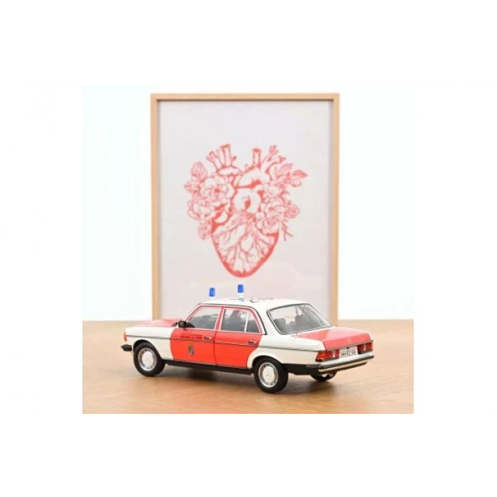 Norev 1/18 Mercedes-Benz 200 1984 Emergency Ambulance