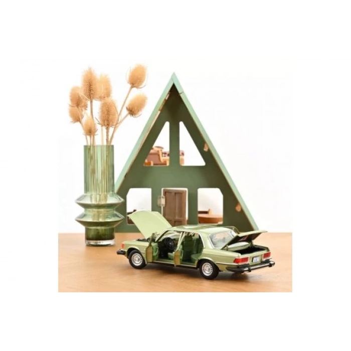 Norev 1/18 Mercedes-Benz 450 SEL 1979 Silver Green – DALLAS TV Version