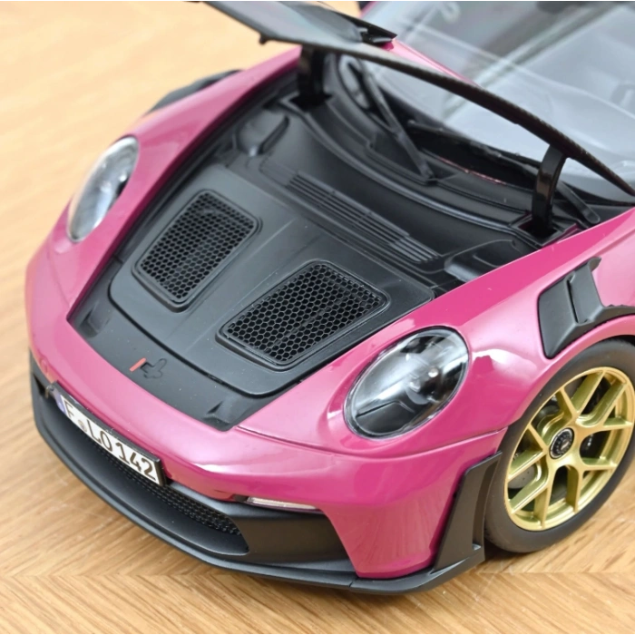 Norev 1087370 1/18 Porsche 911 GT3 RS, Weissach Pack 2022 Ruby Star