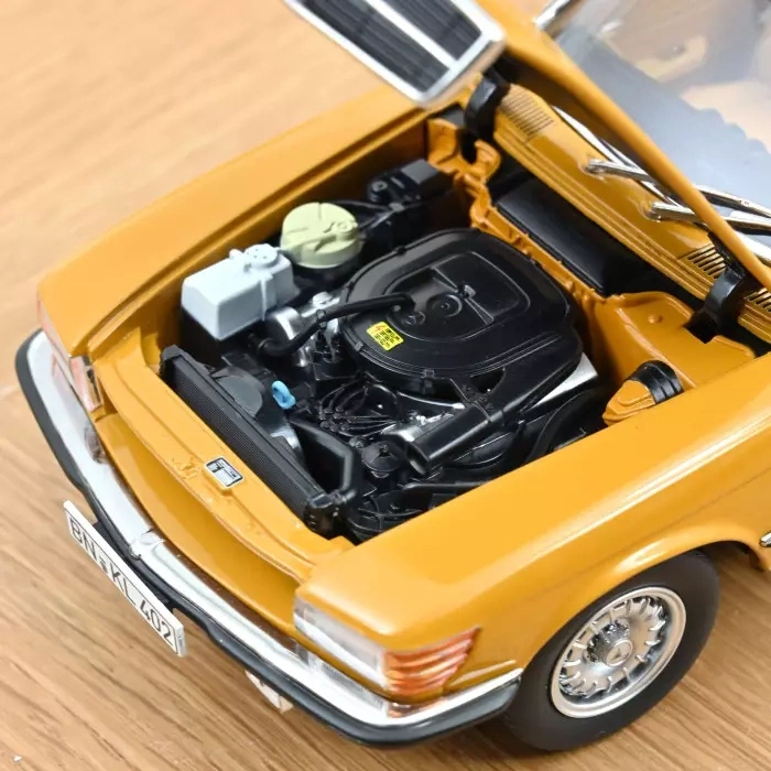 Norev 183350 1/18 Mercedes-Benz 450 SL 1975 Cayenne Orange