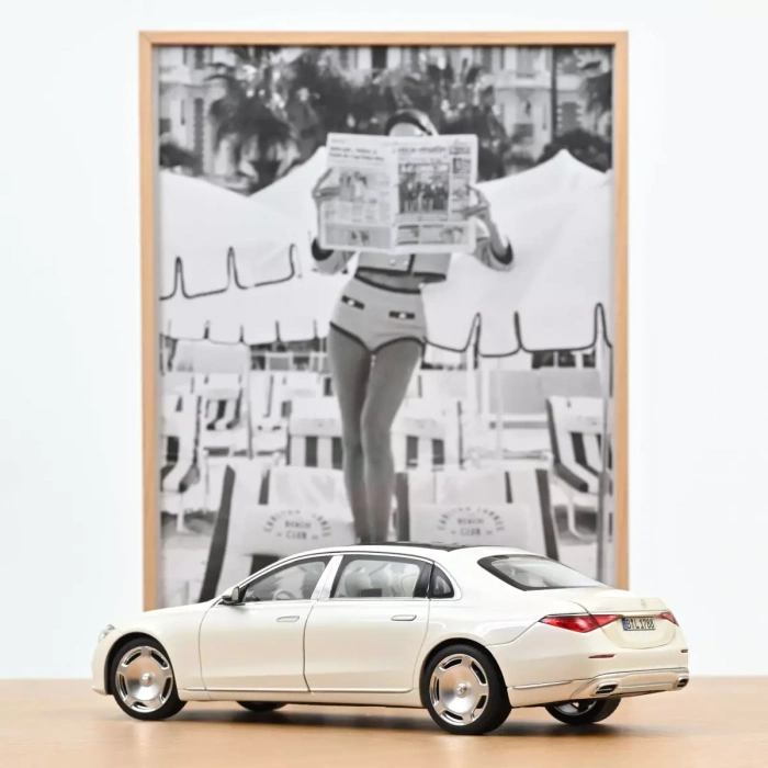 Norev 183817 Mercedes-Maybach S 680 4MATIC 2021 Diamond White