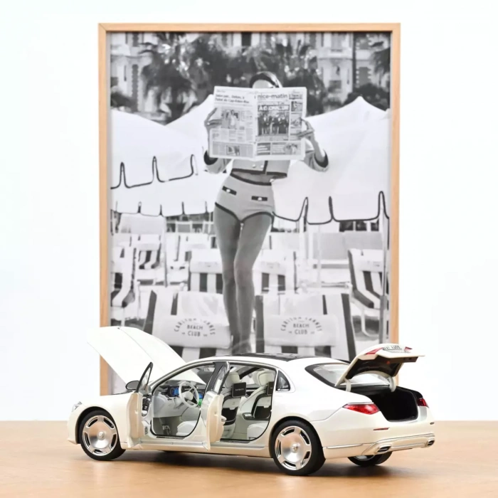 Norev 183817 Mercedes-Maybach S 680 4MATIC 2021 Diamond White