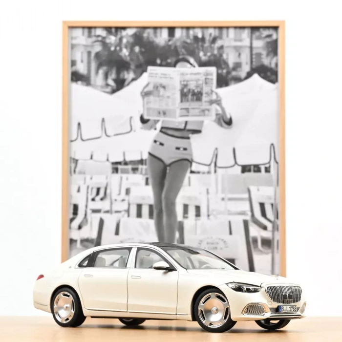 Norev 183817 Mercedes-Maybach S 680 4MATIC 2021 Diamond White