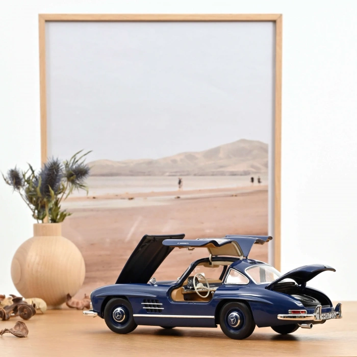 Norev 183852 1/18  Mercedes-Benz 300 SL 1954 Blue