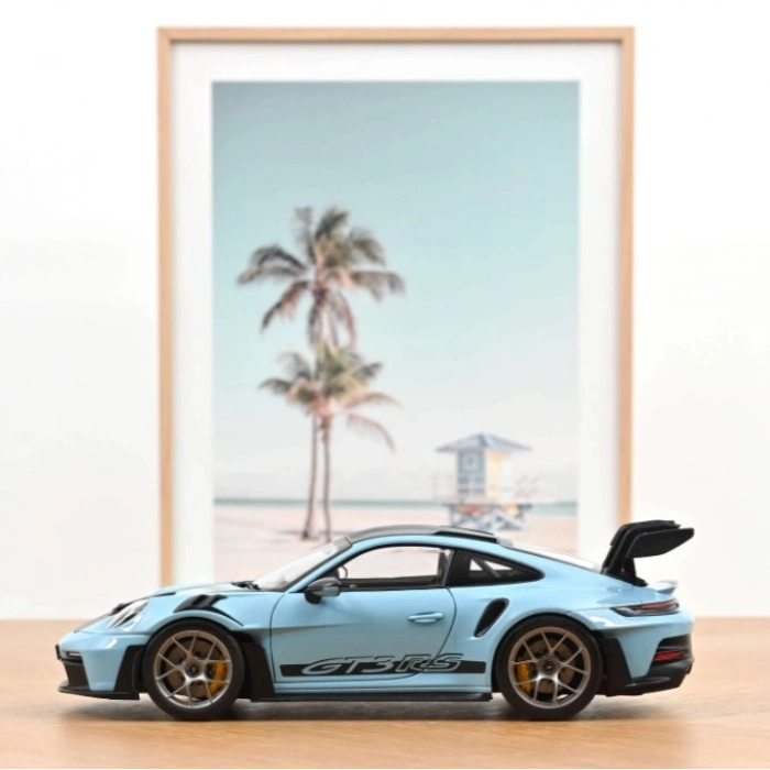 Norev 187367 1/18 Porsche 911 GT3 RS, Weissach Pack 2022 Light Blue