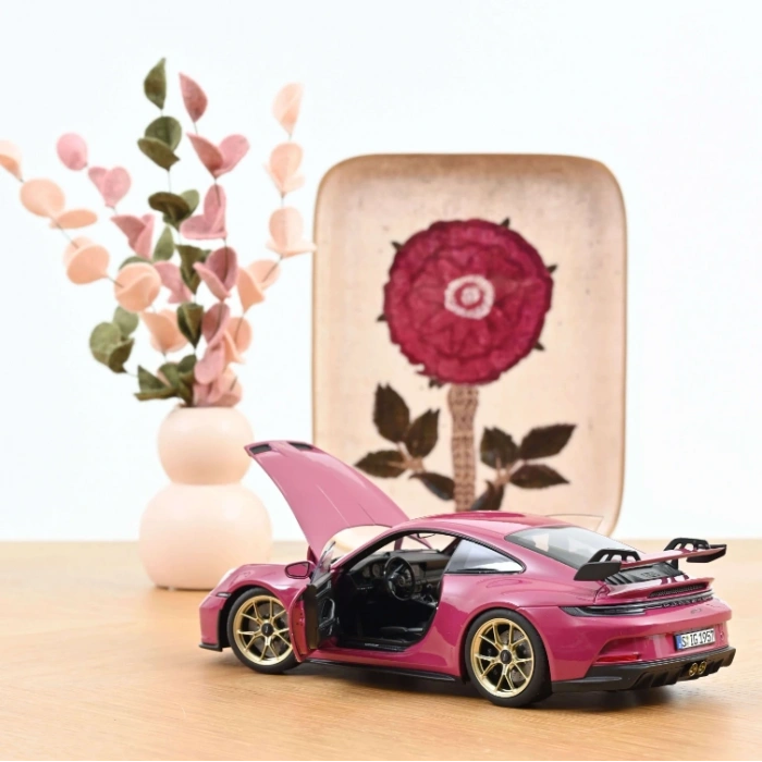 Norev 187381 1/18 Porsche 911 GT3 (992) 2021 Ruby Star Neo