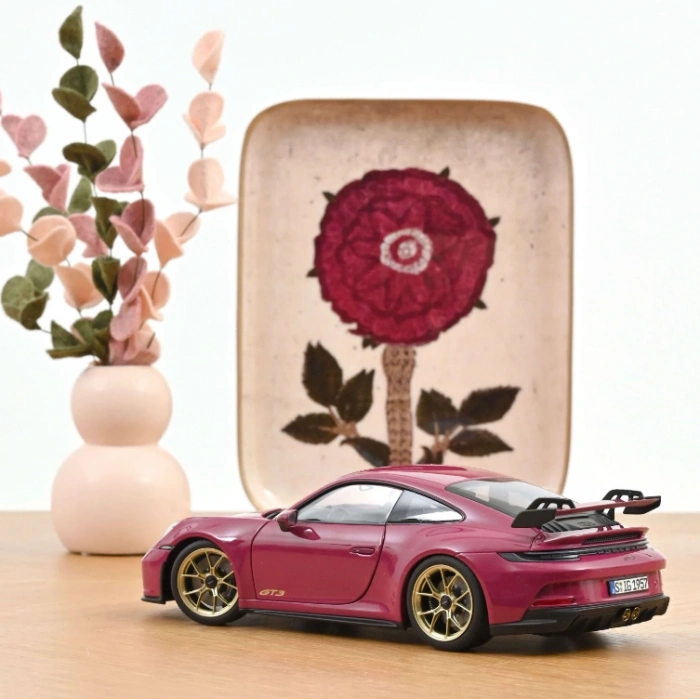 Norev 187381 1/18 Porsche 911 GT3 (992) 2021 Ruby Star Neo