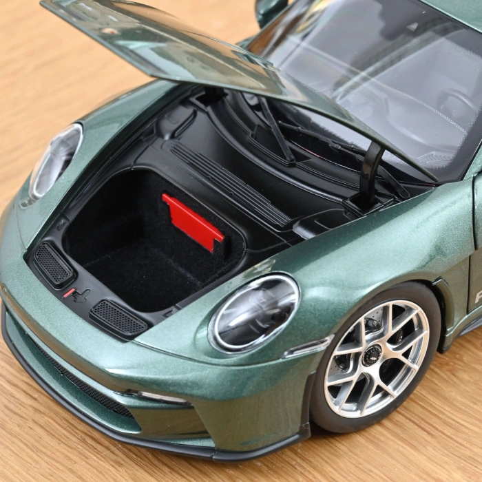 Norev 187472 1/18 Porsche 911 S/T 2023 Malachite Green Metallic