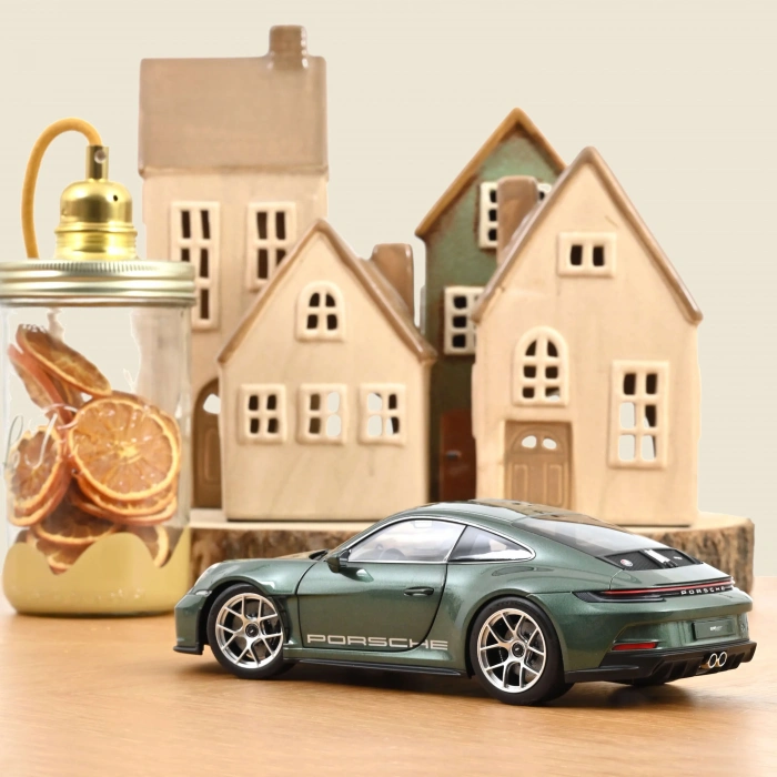 Norev 187472 1/18 Porsche 911 S/T 2023 Malachite Green Metallic