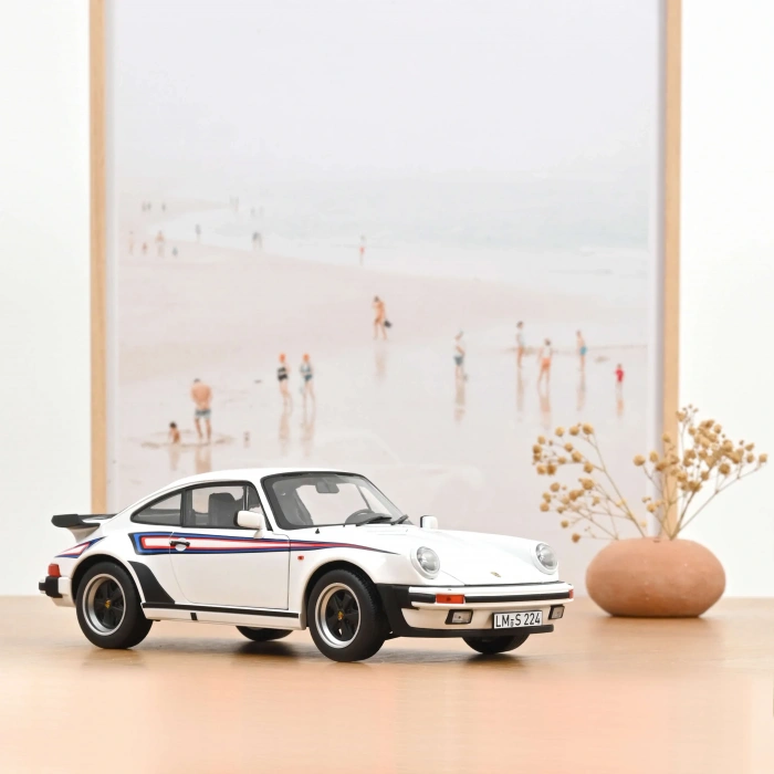 Norev 187668 1/18 Porsche 911 Turbo 3.3 1980 White Martini