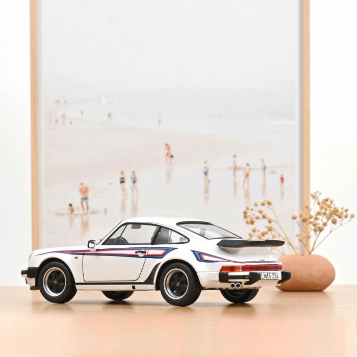 Norev 187668 1/18 Porsche 911 Turbo 3.3 1980 White Martini