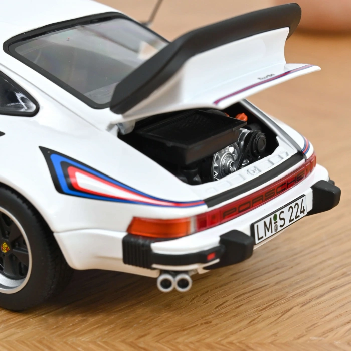 Norev 187668 1/18 Porsche 911 Turbo 3.3 1980 White Martini