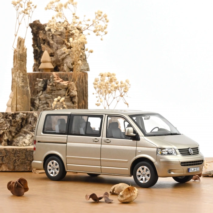 Norev 188602 1/18 VW Multivan 2003 Wheat Beige Metallic