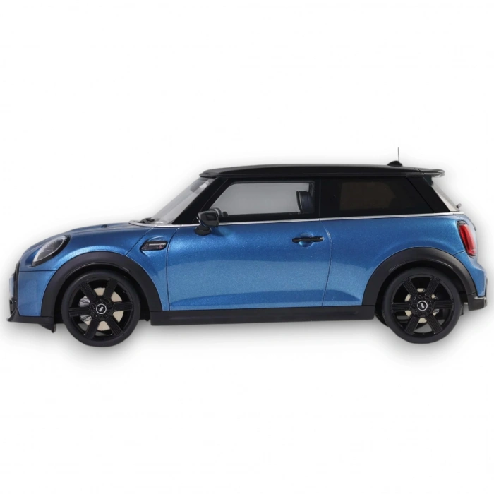 Otto Models OT982 1/18 Mini Cooper S Island Blue + White Stripes 2021
