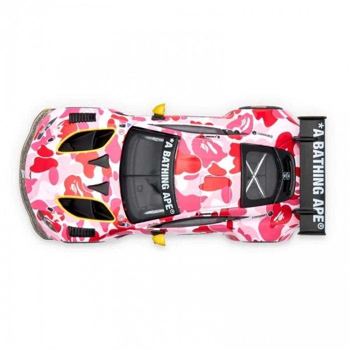 Pop Race PR64-AMBA-21PK 1/64 Aston Martin Bape x Aston Martin Gt3 Pink