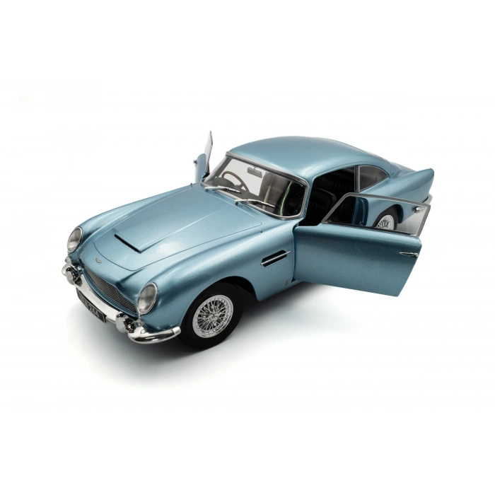 Solido S1807104 1/18 Aston Martin DB5 – Light Metallic Blue – 1964