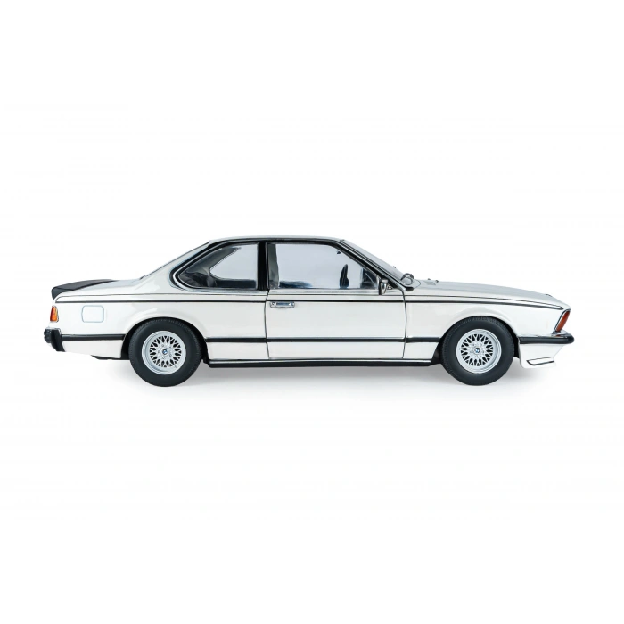 Solido S1810304 1/18 BMW 635 CSI – 1984