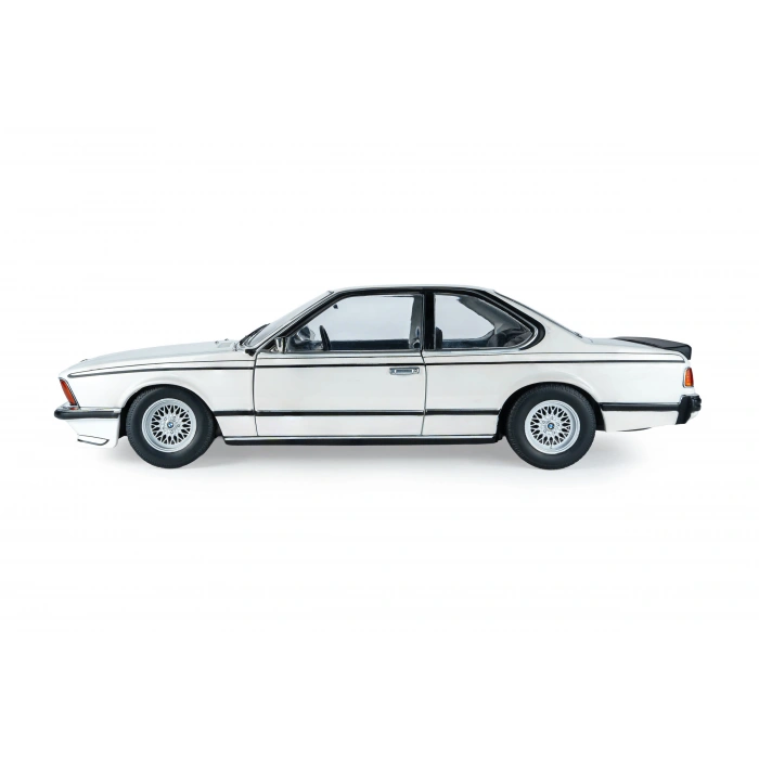 Solido S1810304 1/18 BMW 635 CSI – 1984